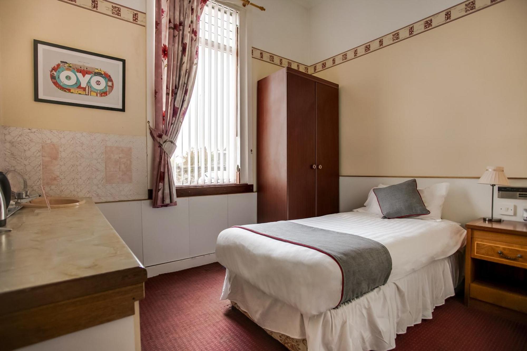 Oyo Glenpark Hotel, Ayr Central Esterno foto