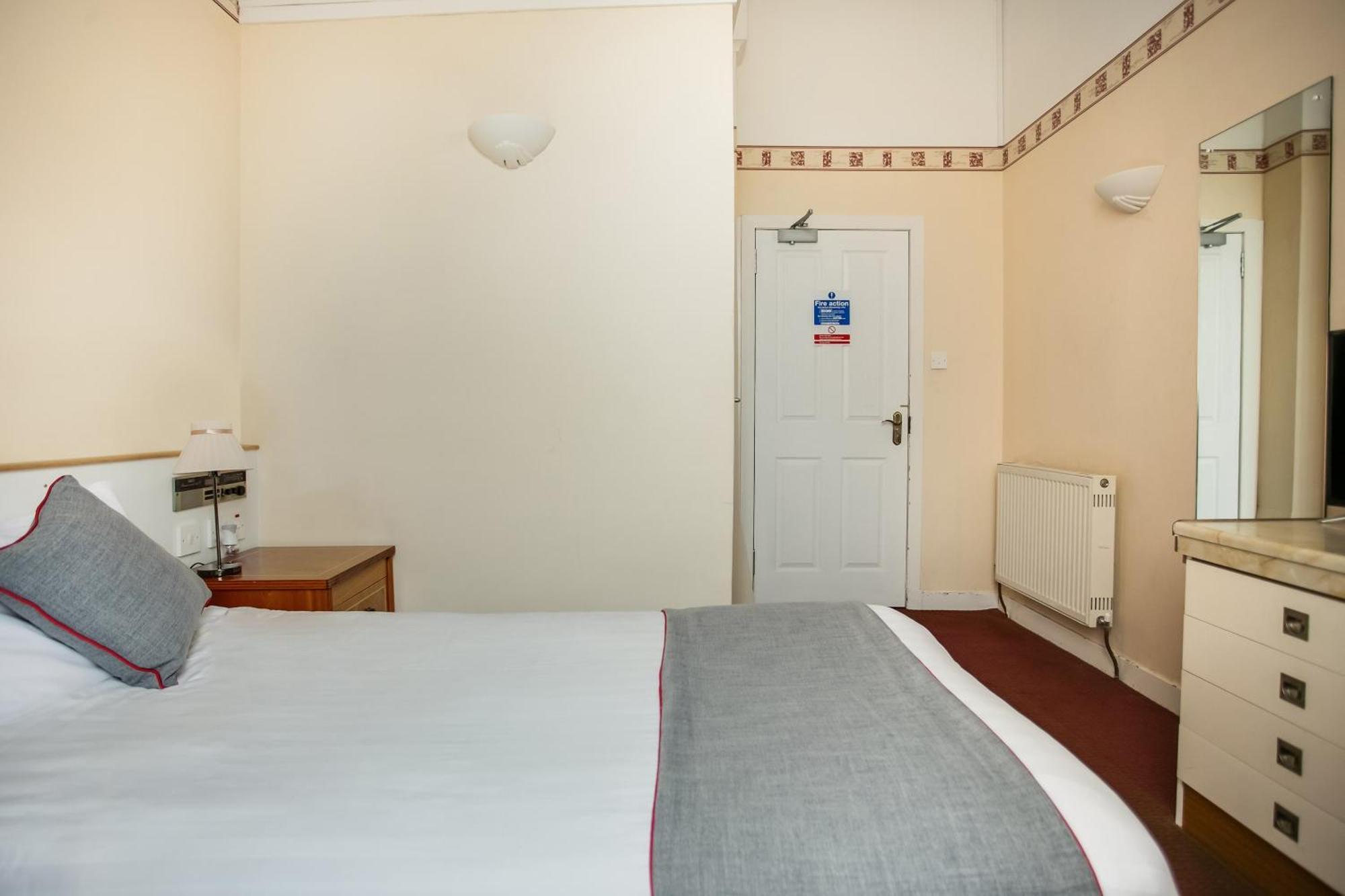 Oyo Glenpark Hotel, Ayr Central Esterno foto